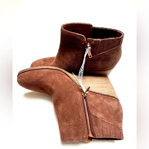 Lucky Brand Zorla Leather Wedged Zip Ankle Booties size 8/39 NWT