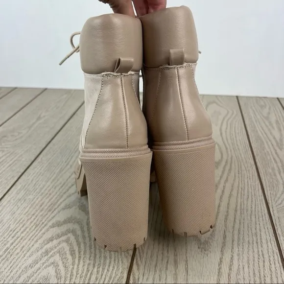 Madden Girl Roguee Chunky Lug Heel Lace-up Work Boots 10M Putty $80