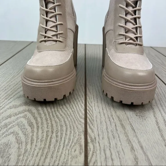 Madden Girl Roguee Chunky Lug Heel Lace-up Work Boots 10M Putty $80