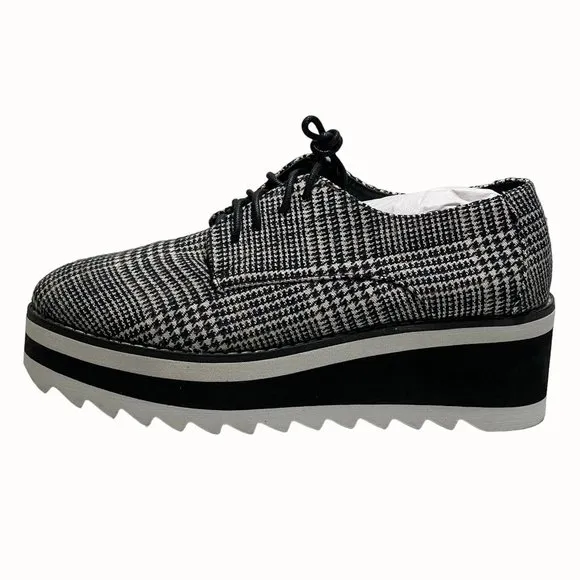 Madden Girl Women's Marshall Oxford Platform Shoes Size 9.5 Black/White