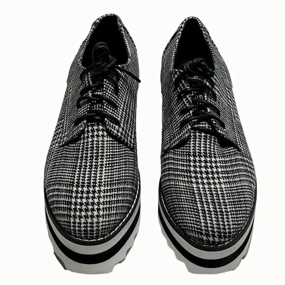 Madden Girl Women's Marshall Oxford Platform Shoes Size 9.5 Black/White