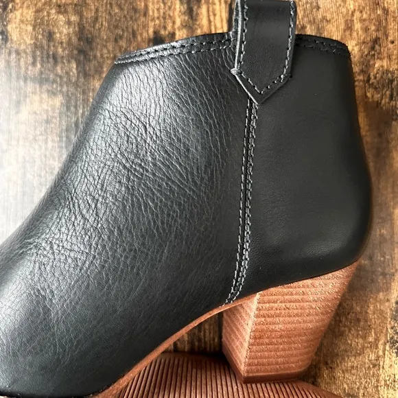 MADEWELL Billie Leather Stacked Heel Ankle Boots in Black