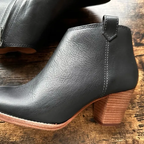 MADEWELL Billie Leather Stacked Heel Ankle Boots in Black