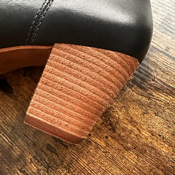 MADEWELL Billie Leather Stacked Heel Ankle Boots in Black