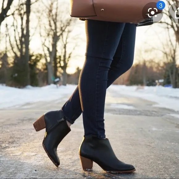 MADEWELL Billie Leather Stacked Heel Ankle Boots in Black