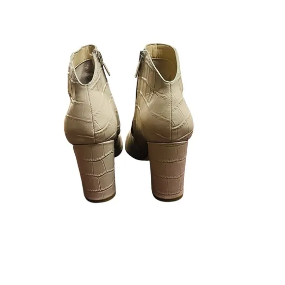Marc Fischer Elegant Cream Ankle Boots