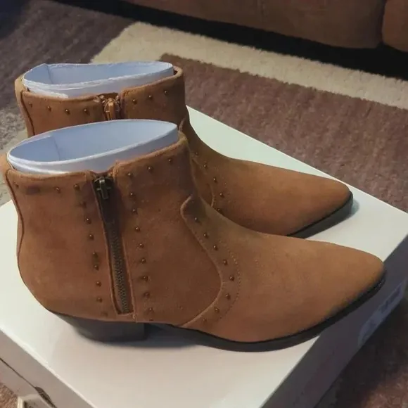 Marc Fisher Leather Western Detail Ankle Boots- Wanid