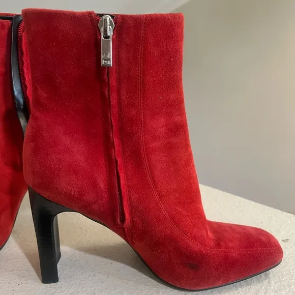 Marc‎ Fisher Red suede ankle boots Booties heels 8 square toes