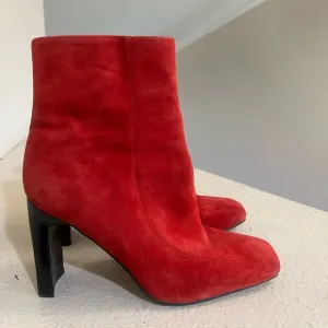 Marc‎ Fisher Red suede ankle boots Booties heels 8 square toes