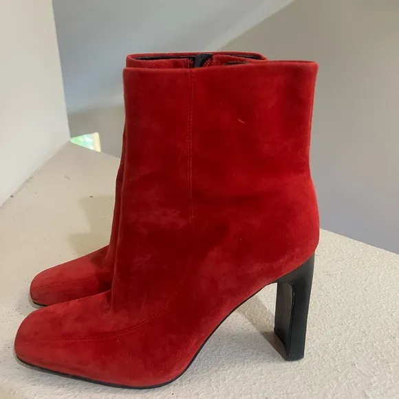 Marc‎ Fisher Red suede ankle boots Booties heels 8 square toes