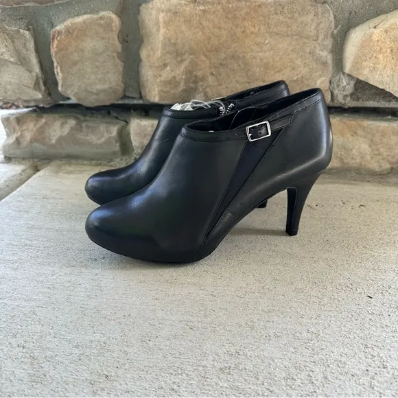 Me Too || black Meade leather booties