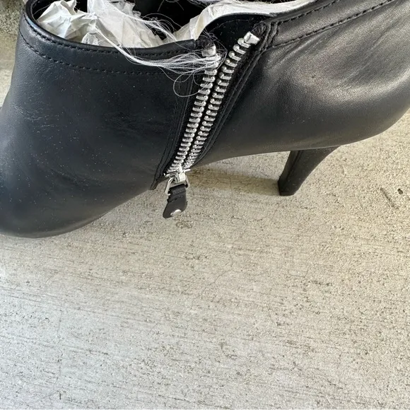 Me Too || black Meade leather booties