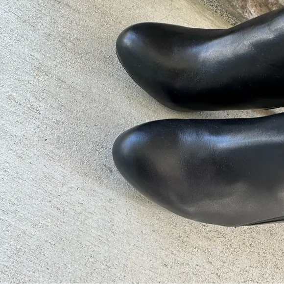 Me Too || black Meade leather booties