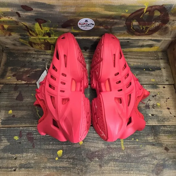 Men adidas‎ athletic shoes size 10.5 new