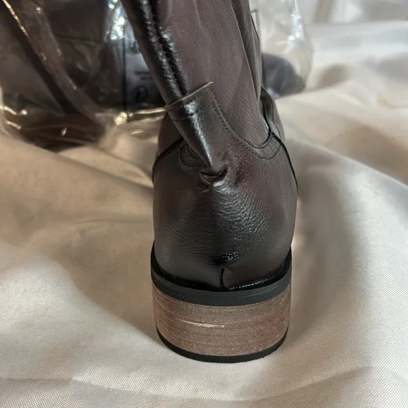 Men Cowboy Zip Up Boots. Vegan Leather.  Rubber Sole Size 10. Brown NWT