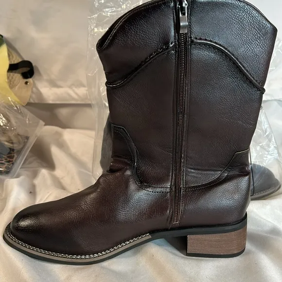 Men Cowboy Zip Up Boots. Vegan Leather.  Rubber Sole Size 10. Brown NWT