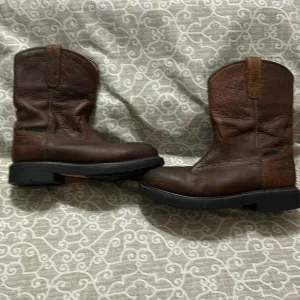 mens Ariat Leather Waterproof work boots sz 7.5 D