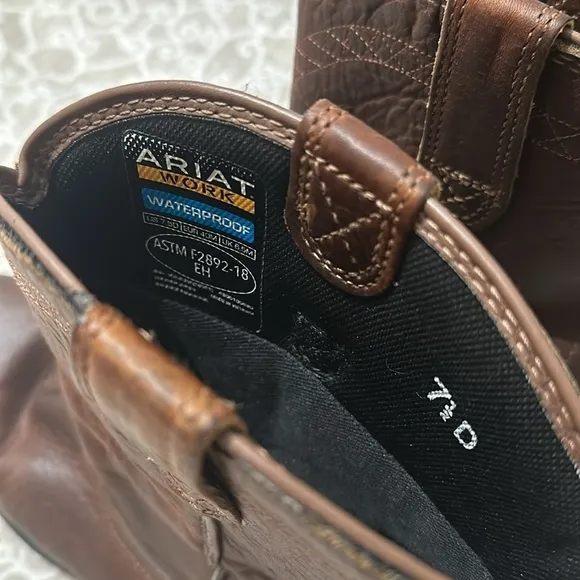 mens Ariat Leather Waterproof work boots sz 7.5 D