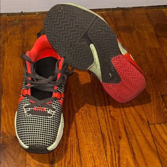 Men's Athletic Shoes - Black and orange
