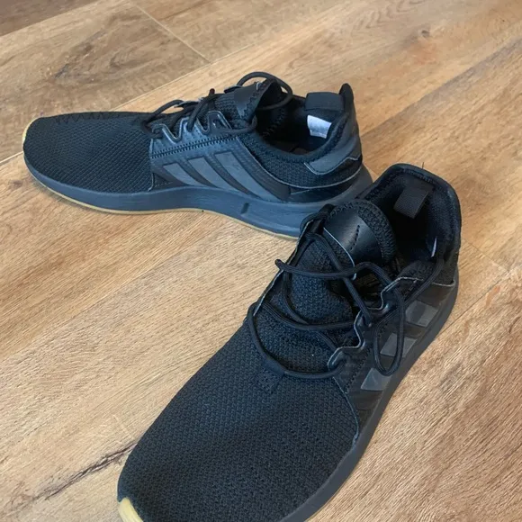 Men's Black Athletic Shoes