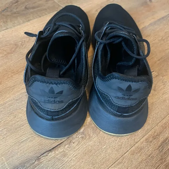 Men's Black Athletic Shoes
