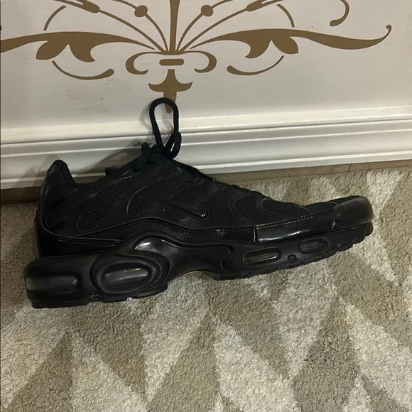 Men's Black Nike Air Plus