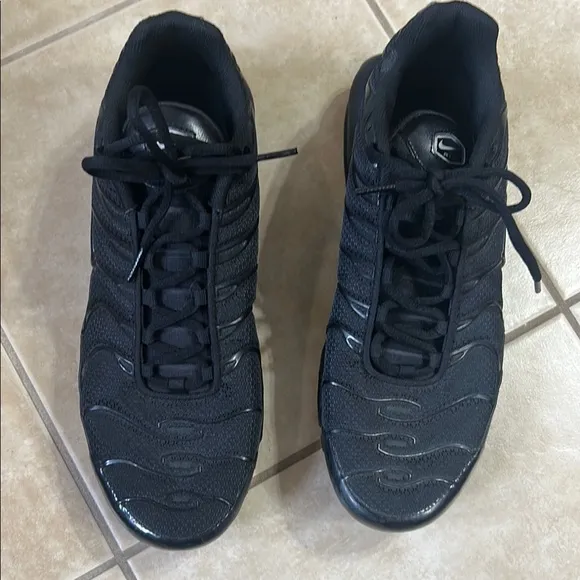 Men's Black Nike Air Plus