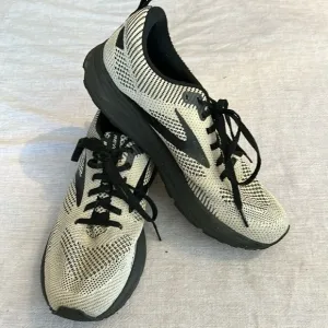 Mens Brooks shoes