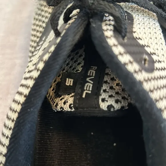Mens Brooks shoes
