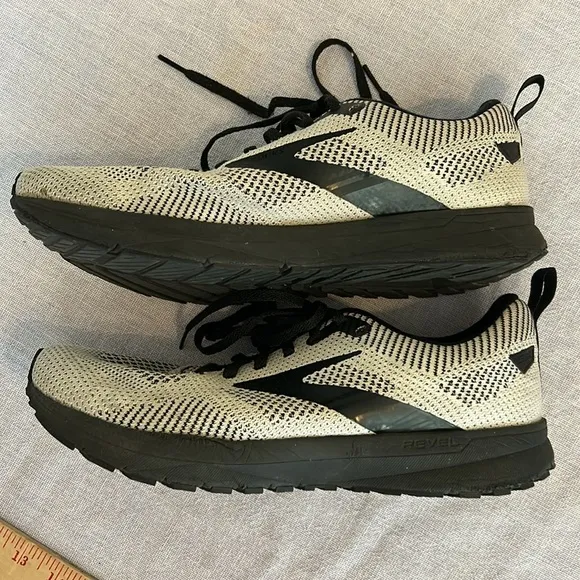 Mens Brooks shoes