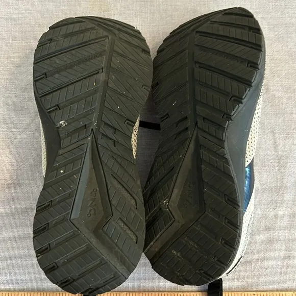 Mens Brooks shoes