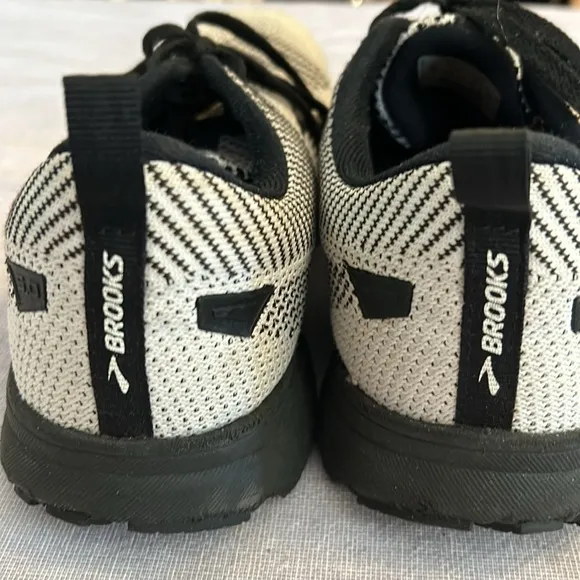 Mens Brooks shoes