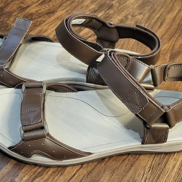 Men's Brown Vionic Sandals Size 13
