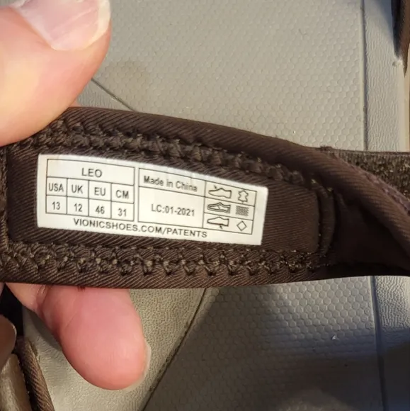 Men's Brown Vionic Sandals Size 13