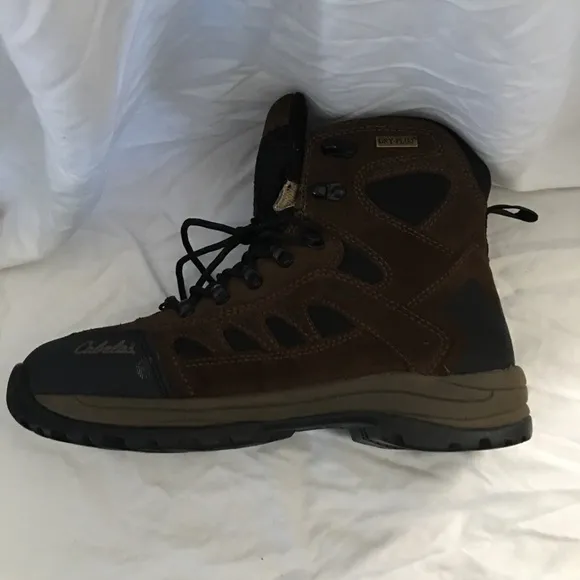 Men’s Cabela work boots, steel toe,Dry Plug, Thinsulate, 9 1/2 D, like new