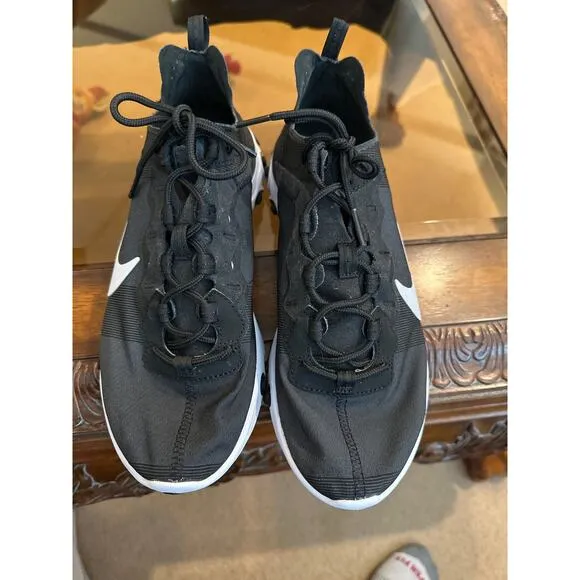 Men’s Nike Elements 55 Athletic Shoes. Size 8
