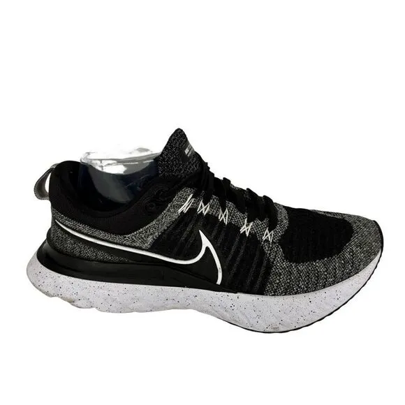 Men’s Nike React fly knit athletic shoes size 9 black