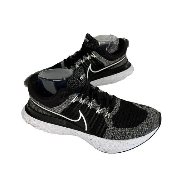 Men’s Nike React fly knit athletic shoes size 9 black