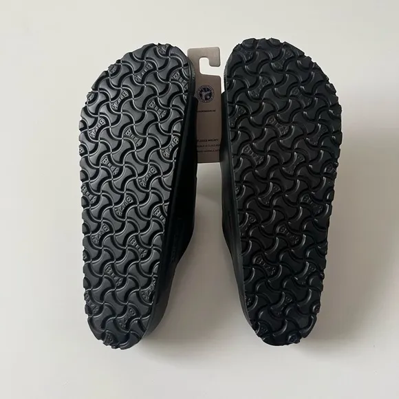 Men’s NWT birkenstock Arizona Eva black sandals slides