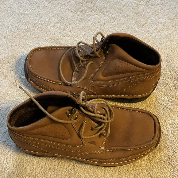 Men’s redwing leather boots used but in excellent condition