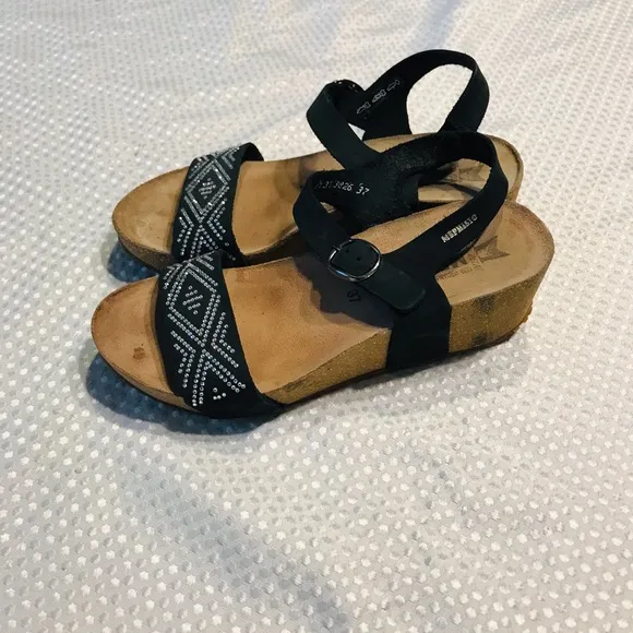 Mephisto wedges sandals