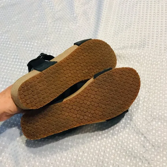 Mephisto wedges sandals