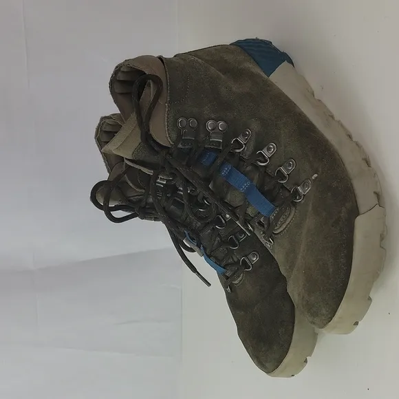 Merrell Wilderness AC  Mens Suede Walking / Casual Boots