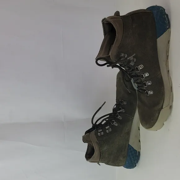 Merrell Wilderness AC  Mens Suede Walking / Casual Boots