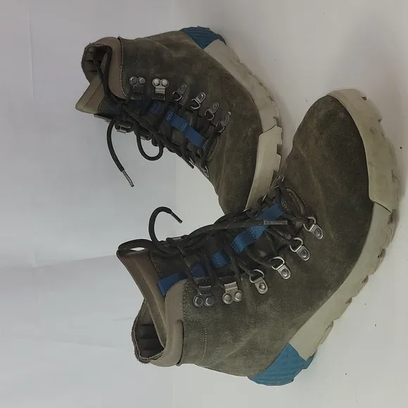 Merrell Wilderness AC  Mens Suede Walking / Casual Boots