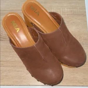 MIA clogs studded Women's Brown 8.5 NEW no box boho faux suede leather