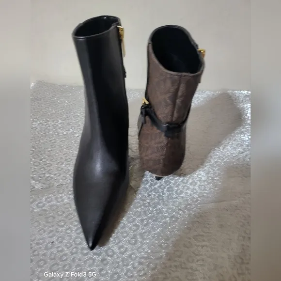 Michael  Kors Elegant Black and Brown Ankle Boots Sz-8 Nwot Box