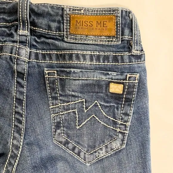 Miss Me “Sunny” jeans bootcut size 25 (2 or 3 ) Skinny