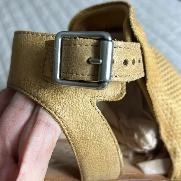 Miz Mooz Fifi Ankle Strap Sandals Size 38 Wide