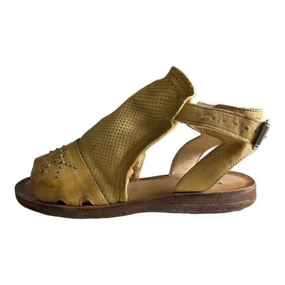 Miz Mooz Fifi Ankle Strap Sandals Size 38 Wide